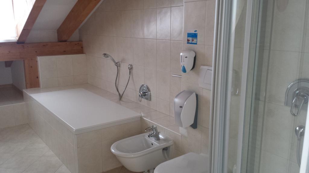 Large Double or Twin Room